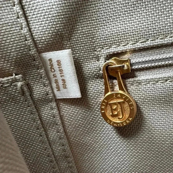 Eric Javits Women's Squishee Tote White Classic Double Strap Gold Hardware - Picture 10 of 16